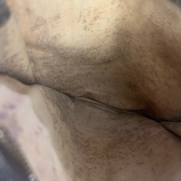 ONE DAY SALE Louis Vuitton Monogram Toiletry cosmetic Pouch Bag 19, DISCONTINUED - Picture 8 of 11